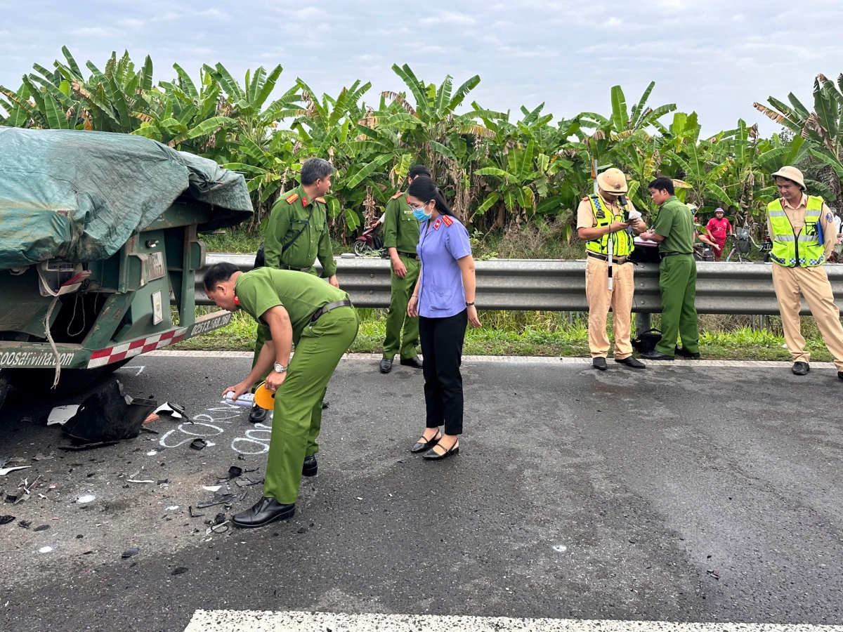 Tiền Giang: Tai nạn trên cao tốc Trung Lương- Mỹ Thuận, 2 người thương vong